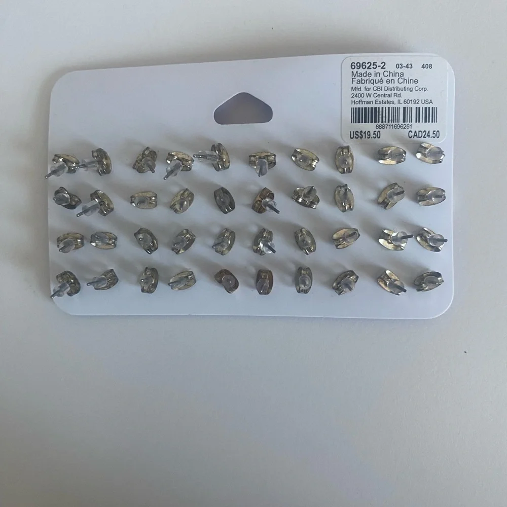 NWT Claires Stud Earrings - 20 Pack